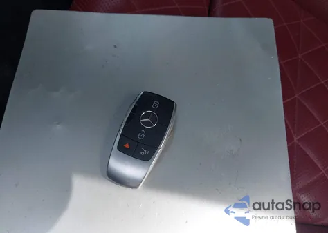 2020 Mercedes-Benz C 300 z USA, uszkodzony, nr VIN WDDWJ8DBXLF958717